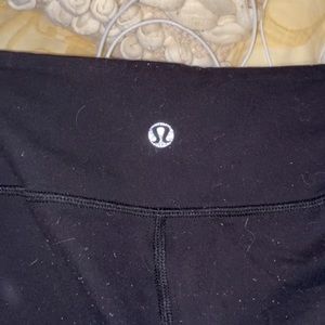 BLACK LULULEMON LEGGINGS